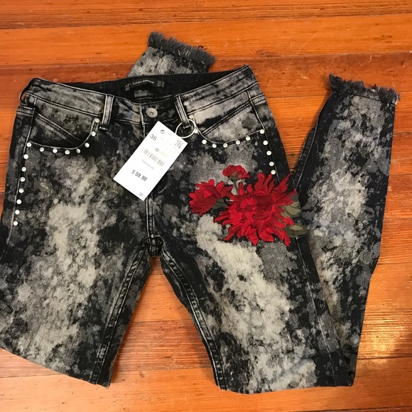 Zara Denim - ✨NWT ✨ Zara acid wash jeans with studs